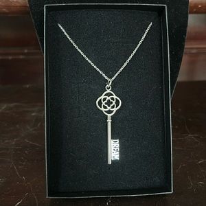DREAM Necklace NWOT